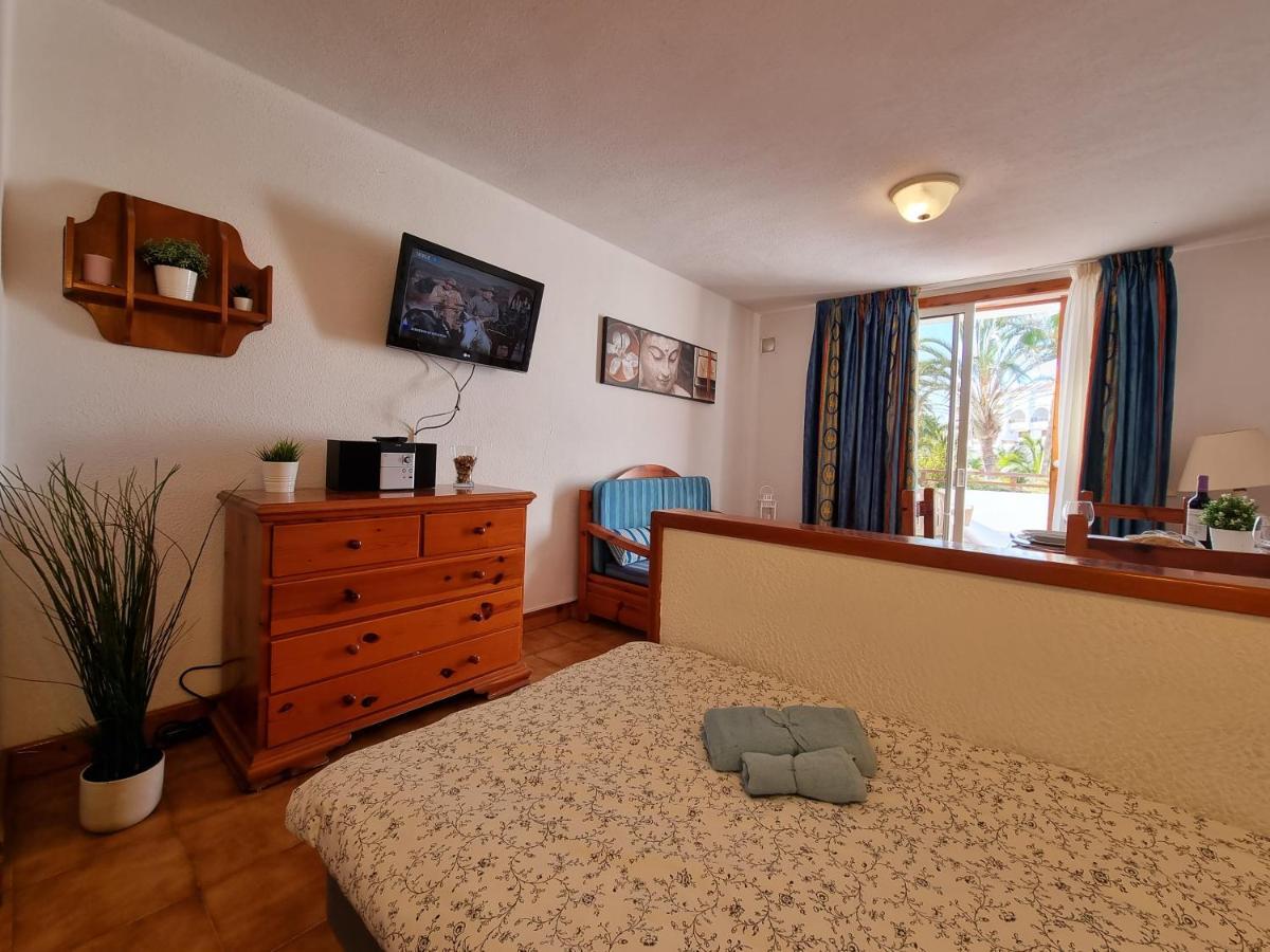 Studio Apartment No 1 Directly On The Beach And Sea, Terrace, Heated Pool, Wifi Playa de las Americas  Esterno foto