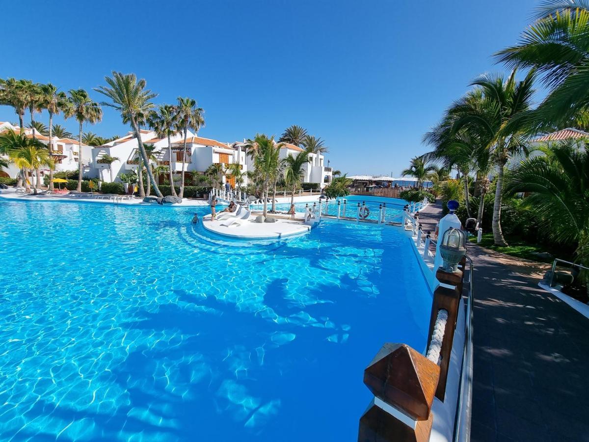 Studio Apartment No 1 Directly On The Beach And Sea, Terrace, Heated Pool, Wifi Playa de las Americas  Esterno foto