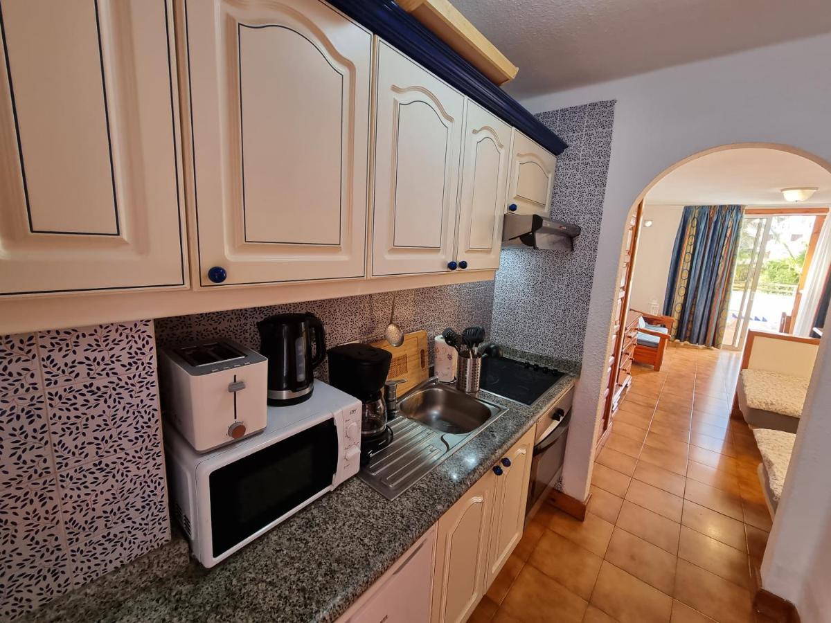 Studio Apartment No 1 Directly On The Beach And Sea, Terrace, Heated Pool, Wifi Playa de las Americas  Esterno foto