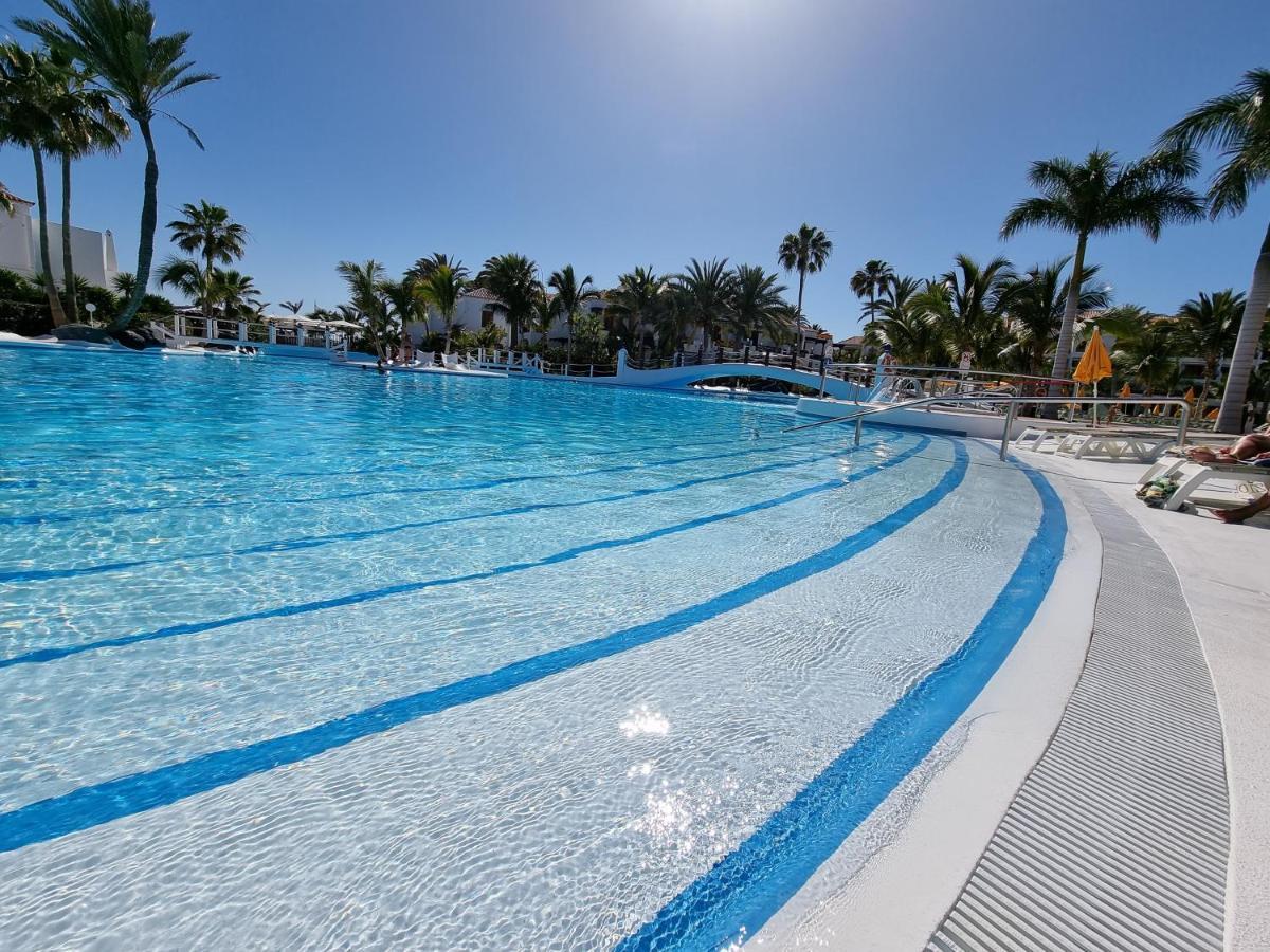 Studio Apartment No 1 Directly On The Beach And Sea, Terrace, Heated Pool, Wifi Playa de las Americas  Esterno foto